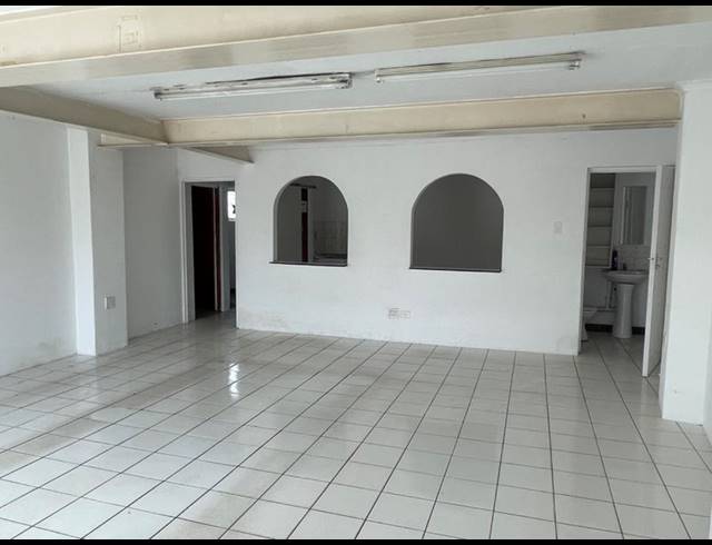 BUSINESS PROPERTY TO RENT IN LONGCROFT